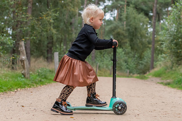 Esmee is 2 jaar oud en 92 cm lang