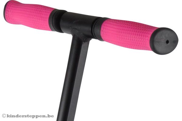 Inklapbare handvaten.