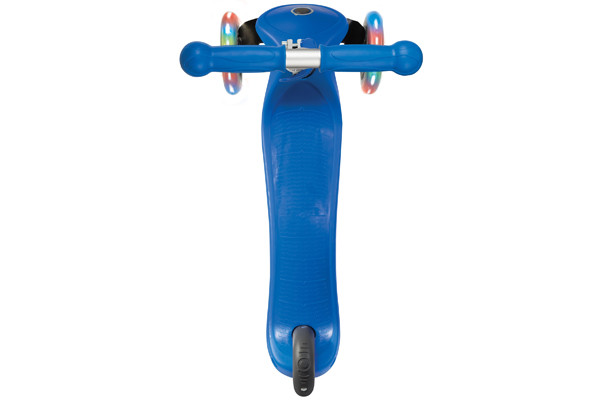 In hoogte verstelbaar stuur (67,5-77,5 cm).