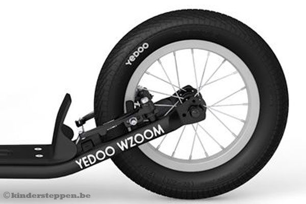 Het achterwiel is 12 inch.